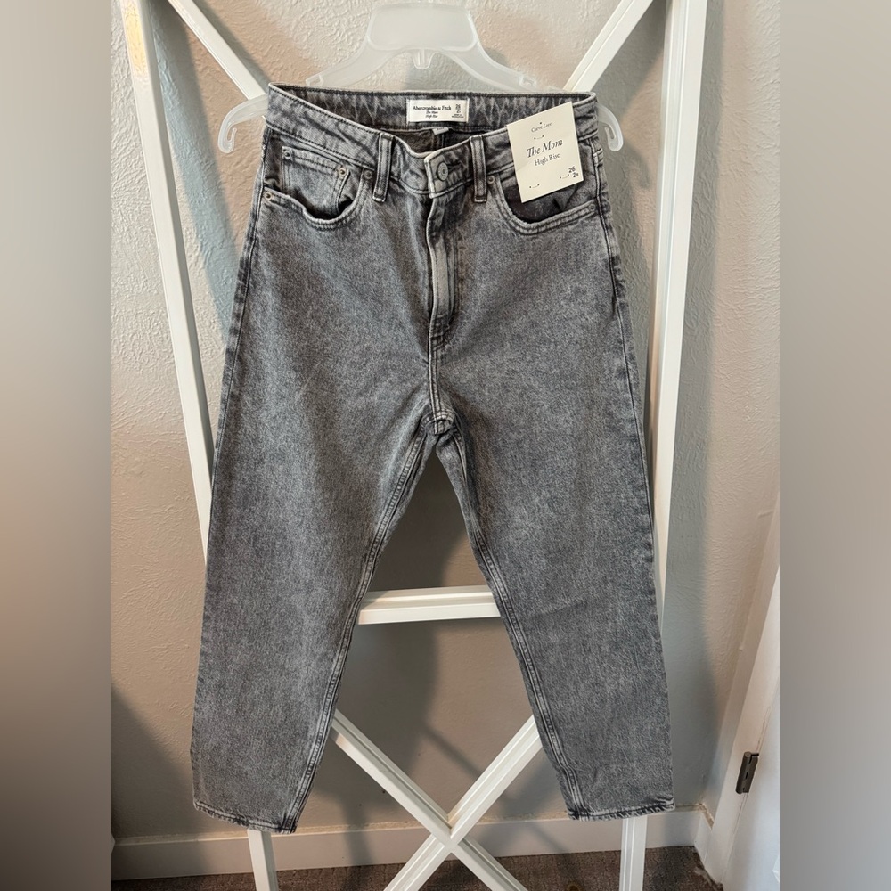 Gray High-Waisted Jeans